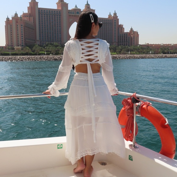 Dresses & Skirts - Flowy white tie back maxi dress